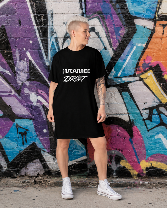 UNTAMED DRIFT black T-shirt dress